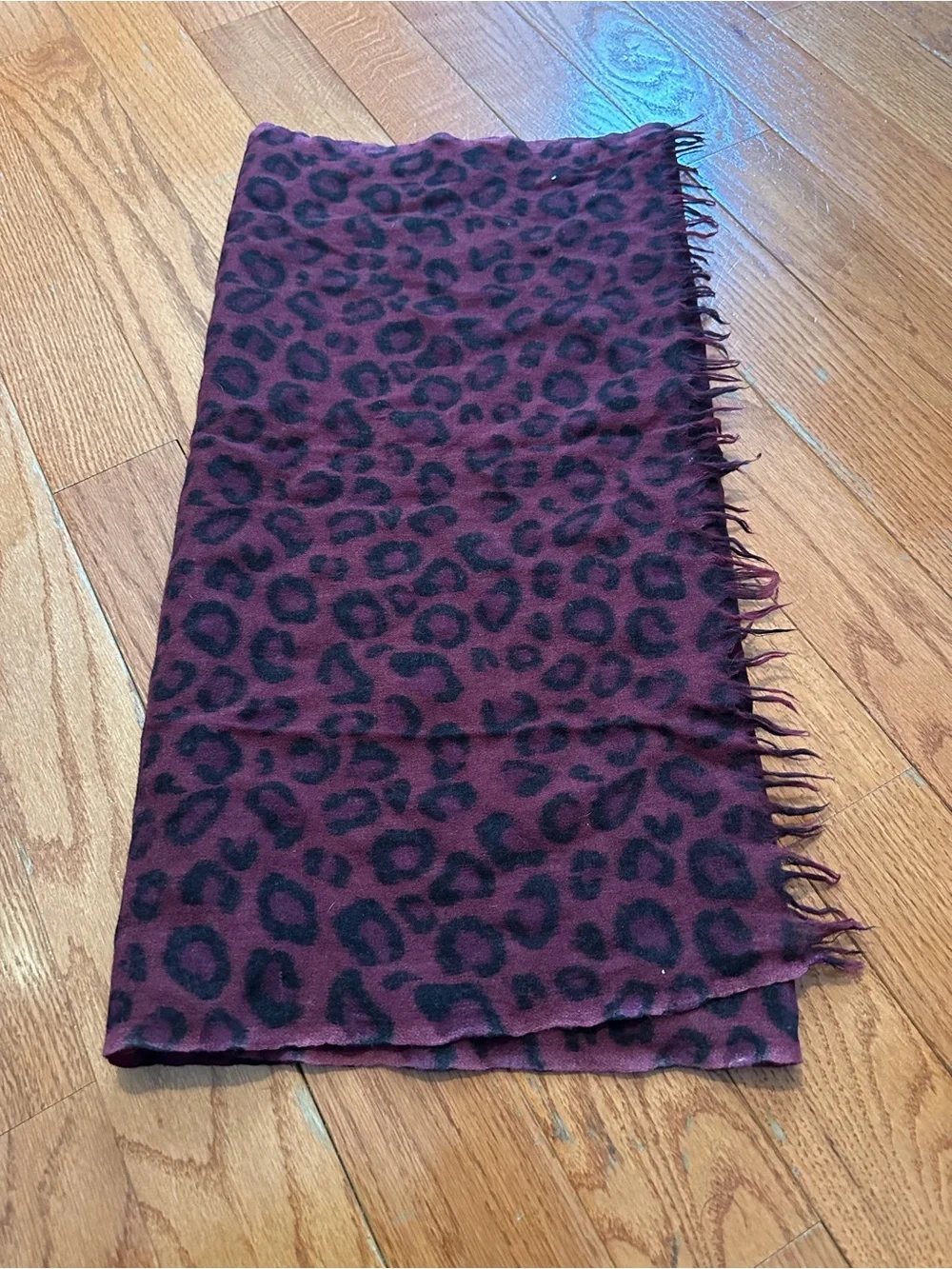 Wilfred Aritzia Burgundy Black Leopard Print Wool Scarf Fringe One Size